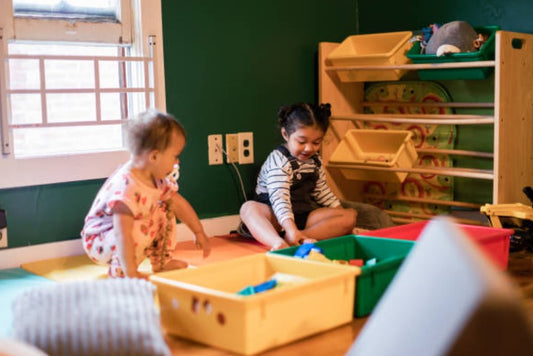 Aménager une salle de jeux Montessori : conseils et idées pour stimuler l’autonomie et l’apprentissage