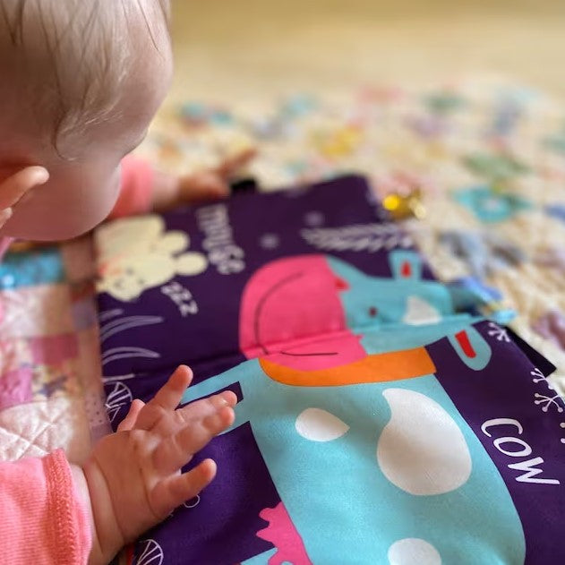 Livre Souple Montessori pour Bébé – Livre d’Éveil en Tissu Éducatif et Sensoriel | Jouet Éducatif Durable
