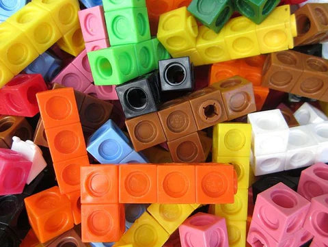 Le rôle du matériel Montessori dans le développement cognitif des enfants