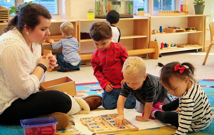 La durabilité dans la pédagogie Montessori : apprendre aux enfants à prendre soin de l'environnement