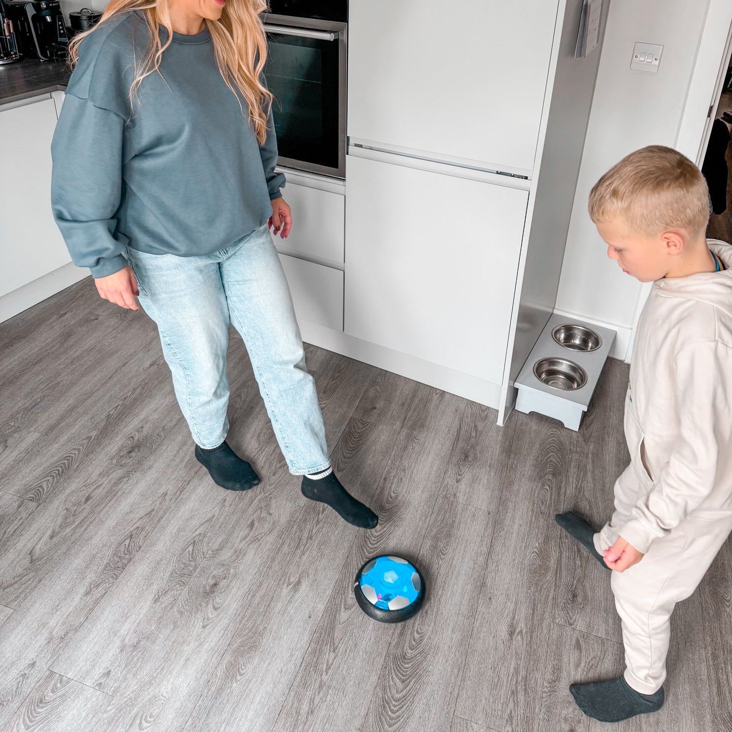 Ballon de foot flottant avec lumières LED – Jouet de foot d'intérieur pour enfants et tout-petits
