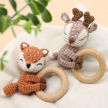 Anneau de Dentition en Bois avec Animal Crocheté – Jouet d’Éveil et de Dentition pour Nouveau-Né