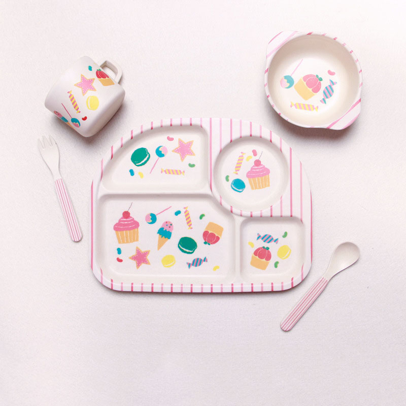 Coffret Repas Bébé Motif Nuage – Assiette, Bol, Tasse & Couverts pour Enfant