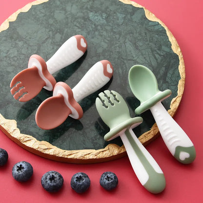 Set de Couverts pour Bébé – Cuillère et Fourchette Ergonomiques en Silicone pour Tout-Petits