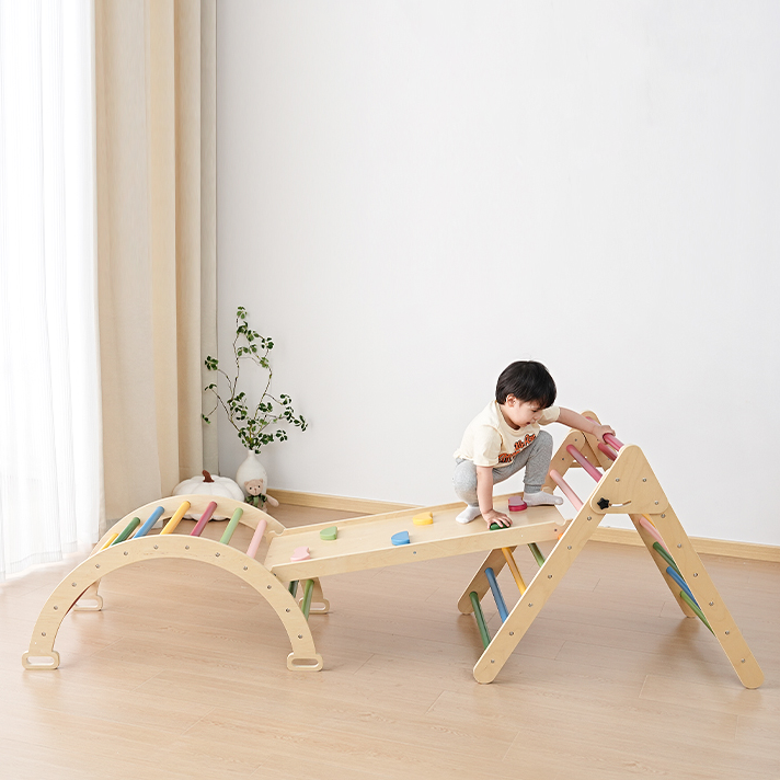 Structure d'escalade en bois pour bébé