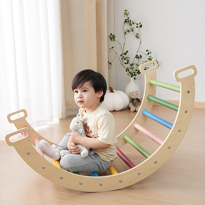 Structure d'escalade en bois pour bébé
