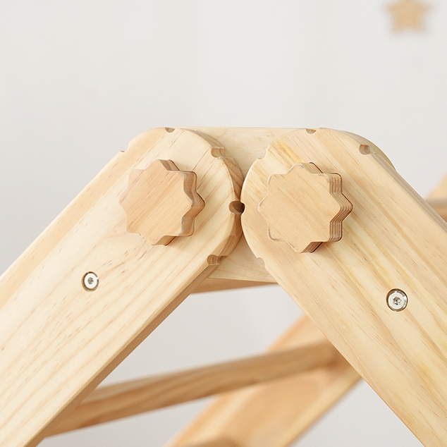 Structure d'escalade en bois pour bébé