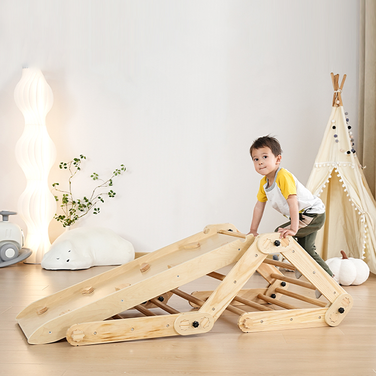 Structure d'escalade en bois pour bébé
