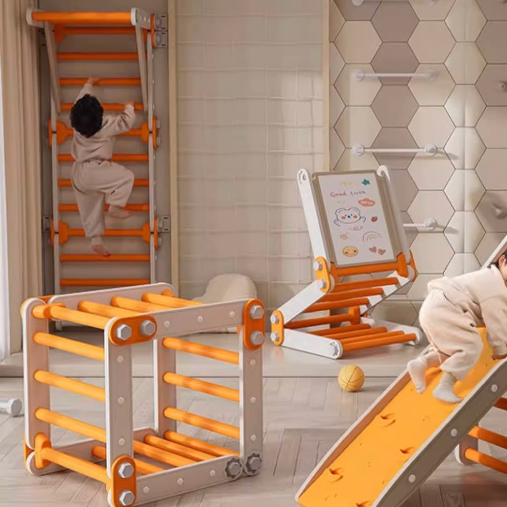 Structure d’escalade modulable et pliable avec table et tableau