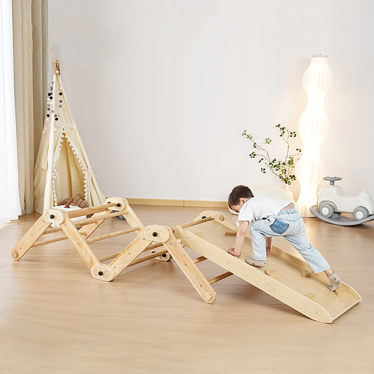 Structure d'escalade en bois pour bébé