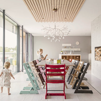 Chaise réglable pour enfants de tous âges, idéale pour s'asseoir et jouer.