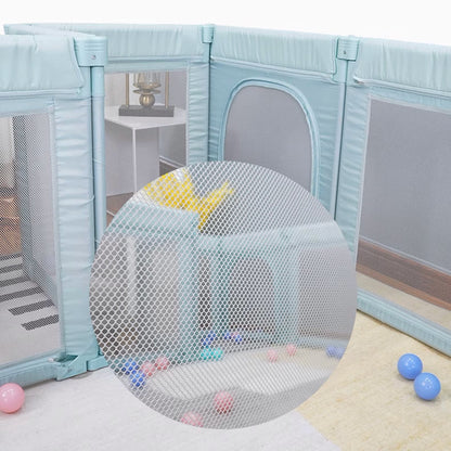 Parc pour bébé modulaire et réglable avec panneaux à verrouillage angulaire