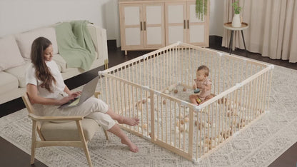 Parc pour bébé en bois naturel avec panneaux pliables