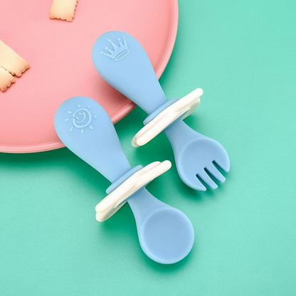 Set de Couverts d’Apprentissage en Silicone pour Bébé – Cuillère et Fourchette avec Anneau de Sécurité