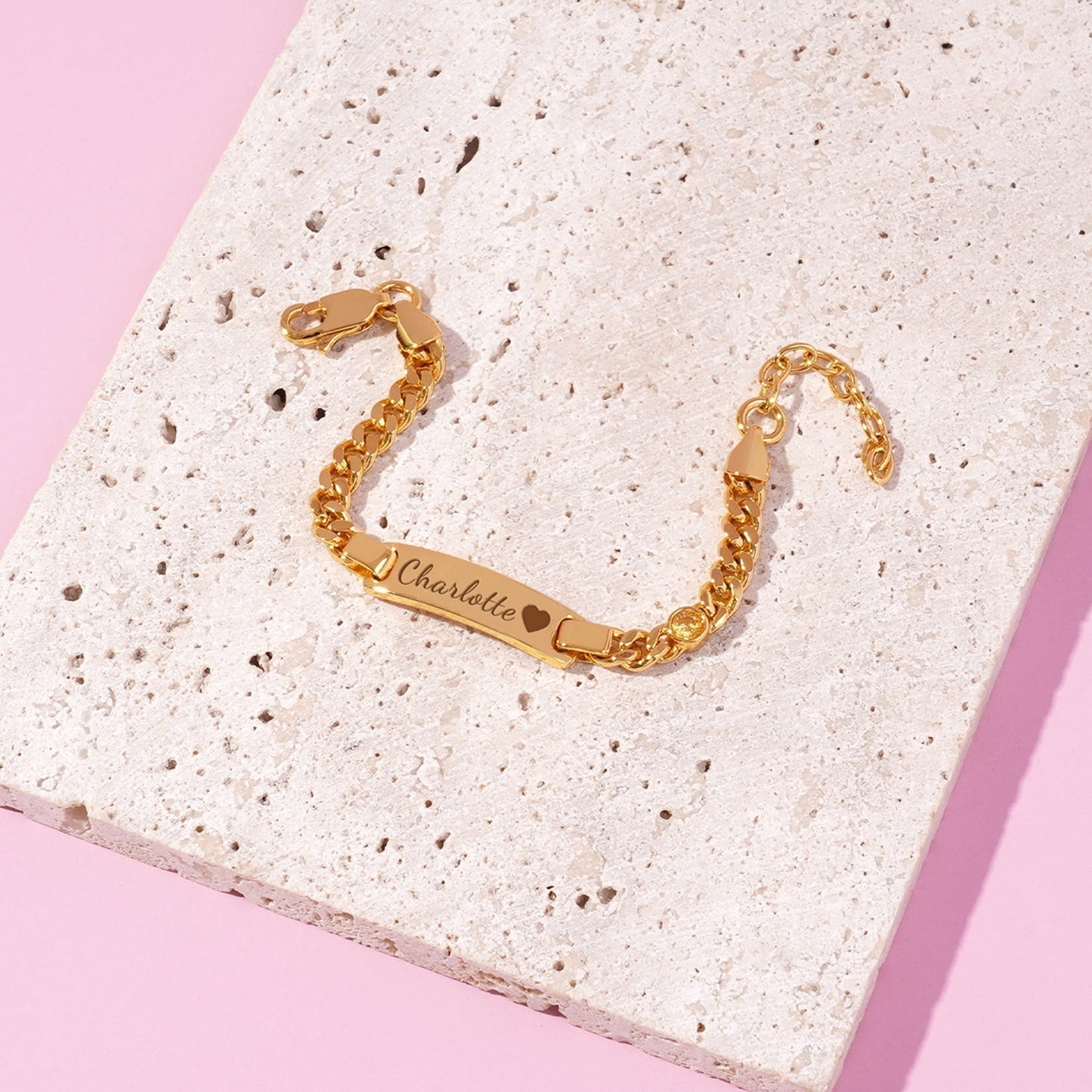 BabyBond – Bracelet Personnalisé Gravé au Prénom de Bébé, Plaqué Or 18 Carats