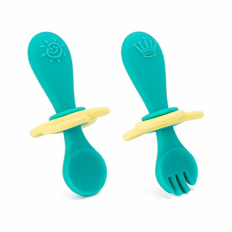 Set de Couverts d’Apprentissage en Silicone pour Bébé – Cuillère et Fourchette avec Anneau de Sécurité