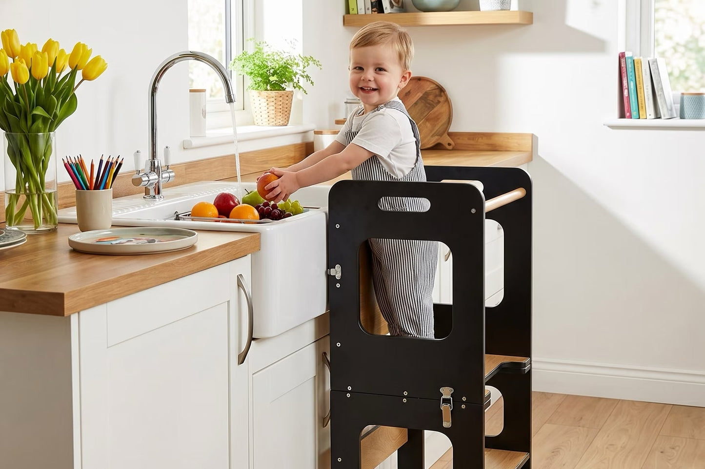 Tour d’apprentissage convertible avec tableau noir et table