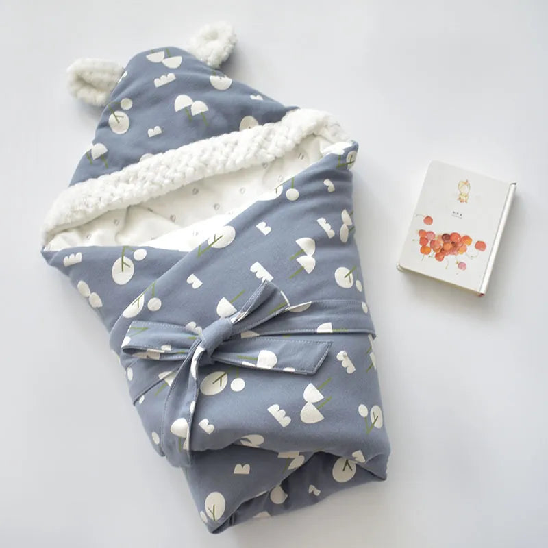 Couverture d’Emmaillotage à Capuche pour Bébé – Couverture Polaire Douce avec Oreilles