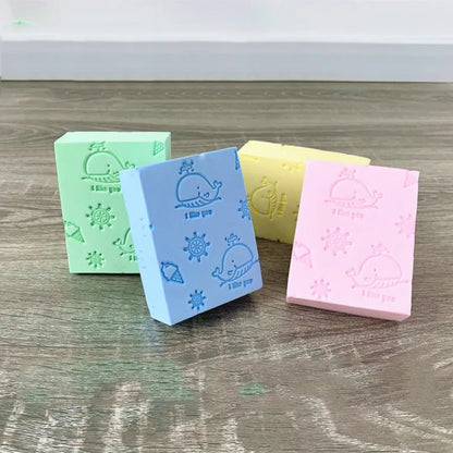 Éponge de Bain en Mousse pour Bébé – Ultra-Douce, Sèche Vite | 4 Couleurs | Dès la Naissance