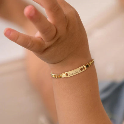 BabyBond – Bracelet Personnalisé Gravé au Prénom de Bébé, Plaqué Or 18 Carats