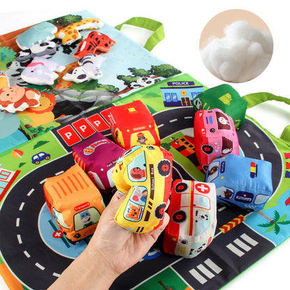 Voitures en peluche sensorielles 2-en-1 avec tapis de jeu et sac de transport – Jouets de voyage pour enfants