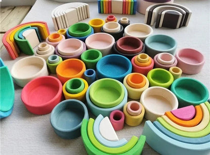 Jouet à Empiler Montessori en Tilleul – Arcs, Bols et Figurines en Bois