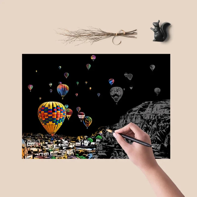 Papier à Gratter Créatif pour Enfants – 4 Motifs Cachés à Découvrir, avec Grattoir en Bambou