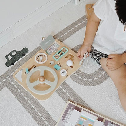 Tableau d’activités en bois sur le thème de la voiture – 2 à 5 ans
