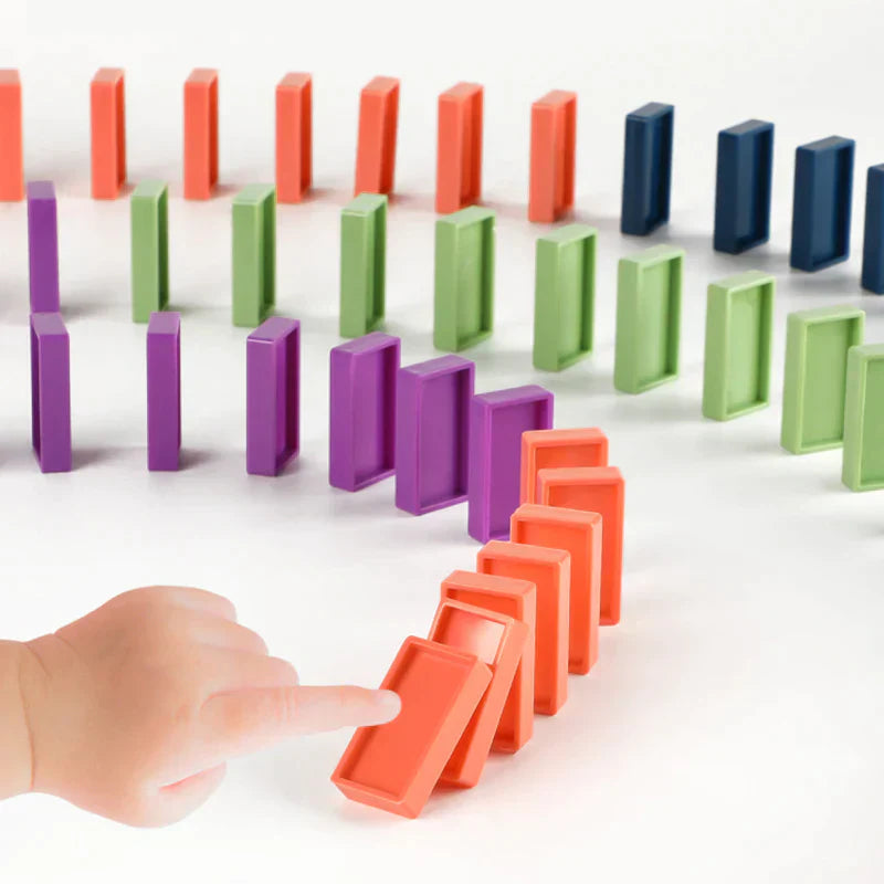 Train à Dominos Automatique pour Enfants – Chargeur Rapide avec 100 Dominos